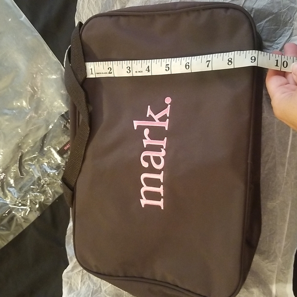 New mark.  Mark up case by Avon - Picture 4 of 16